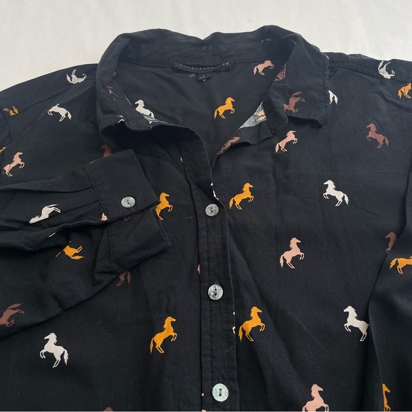 Jane and Delancey Tops - Jane & Delancey Horse Print Button Down Blouse Equestrian Western Women’s Large